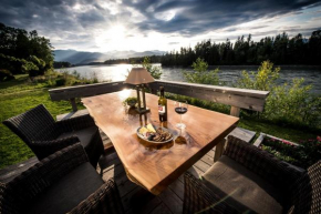 Skeena River House Bed & Breakfast